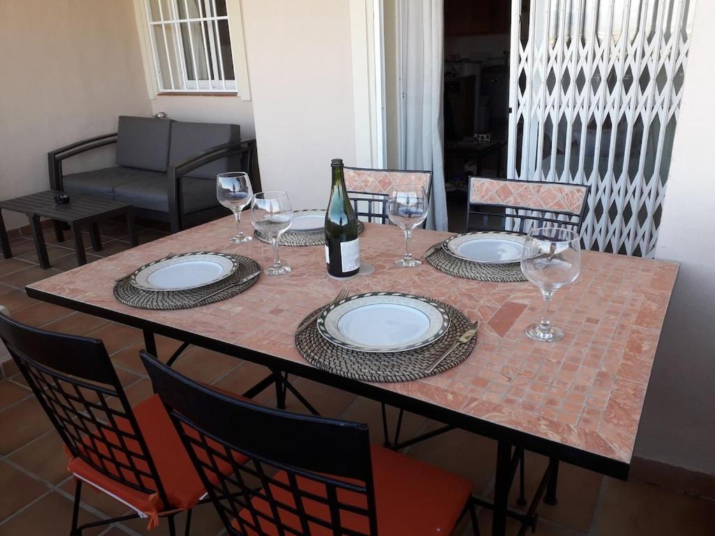 Duquesa Fairways, A Spacious Apartment With Fabulous Views And Facilities Manilva Exteriér fotografie
