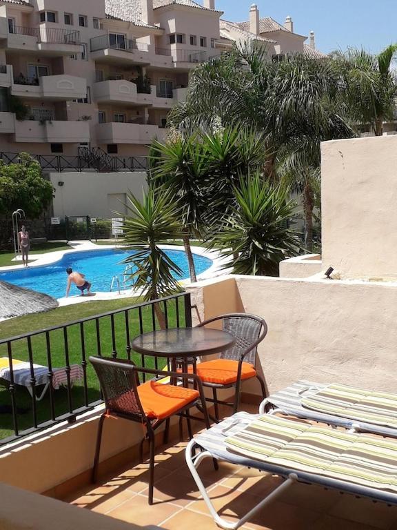 Duquesa Fairways, A Spacious Apartment With Fabulous Views And Facilities Manilva Exteriér fotografie
