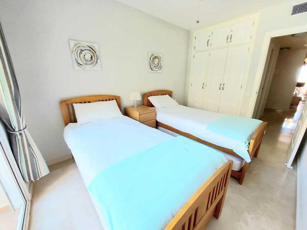 Duquesa Fairways, A Spacious Apartment With Fabulous Views And Facilities Manilva Exteriér fotografie